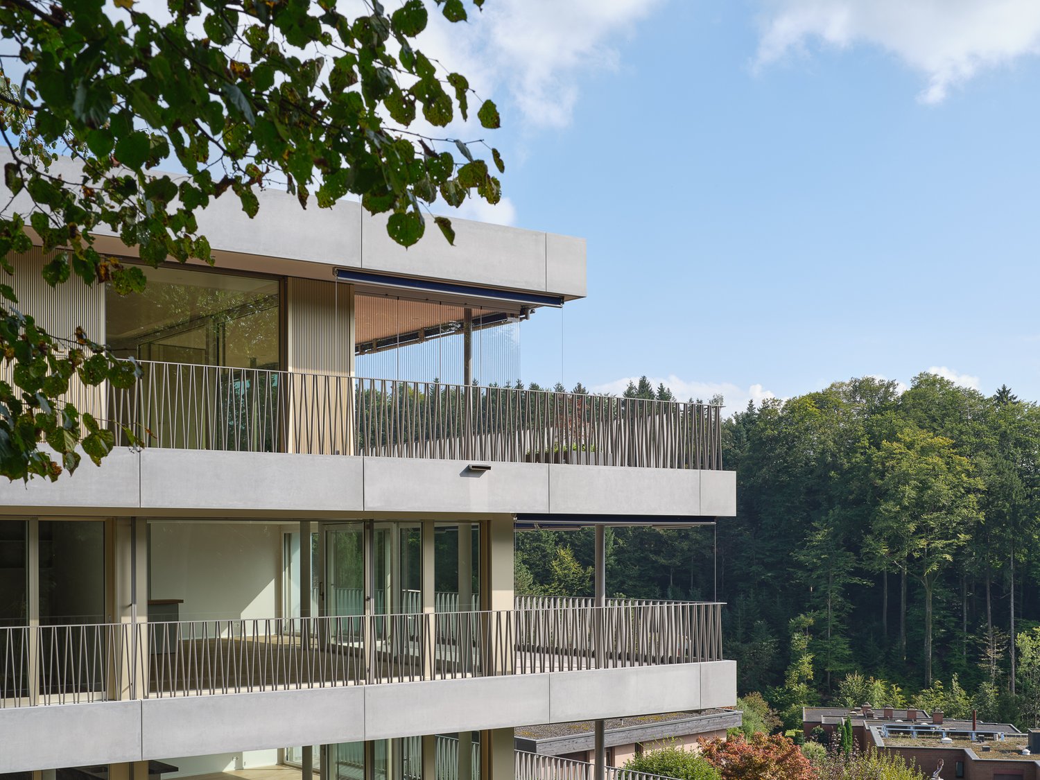 Mehrfamilienhaus Oberseeburg in Luzern Sicht auf die Balkone