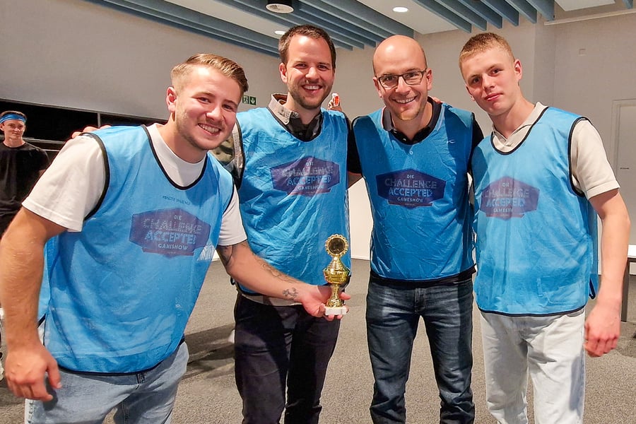 Gruppenfoto Siegerteam Lehrlingsausflug
