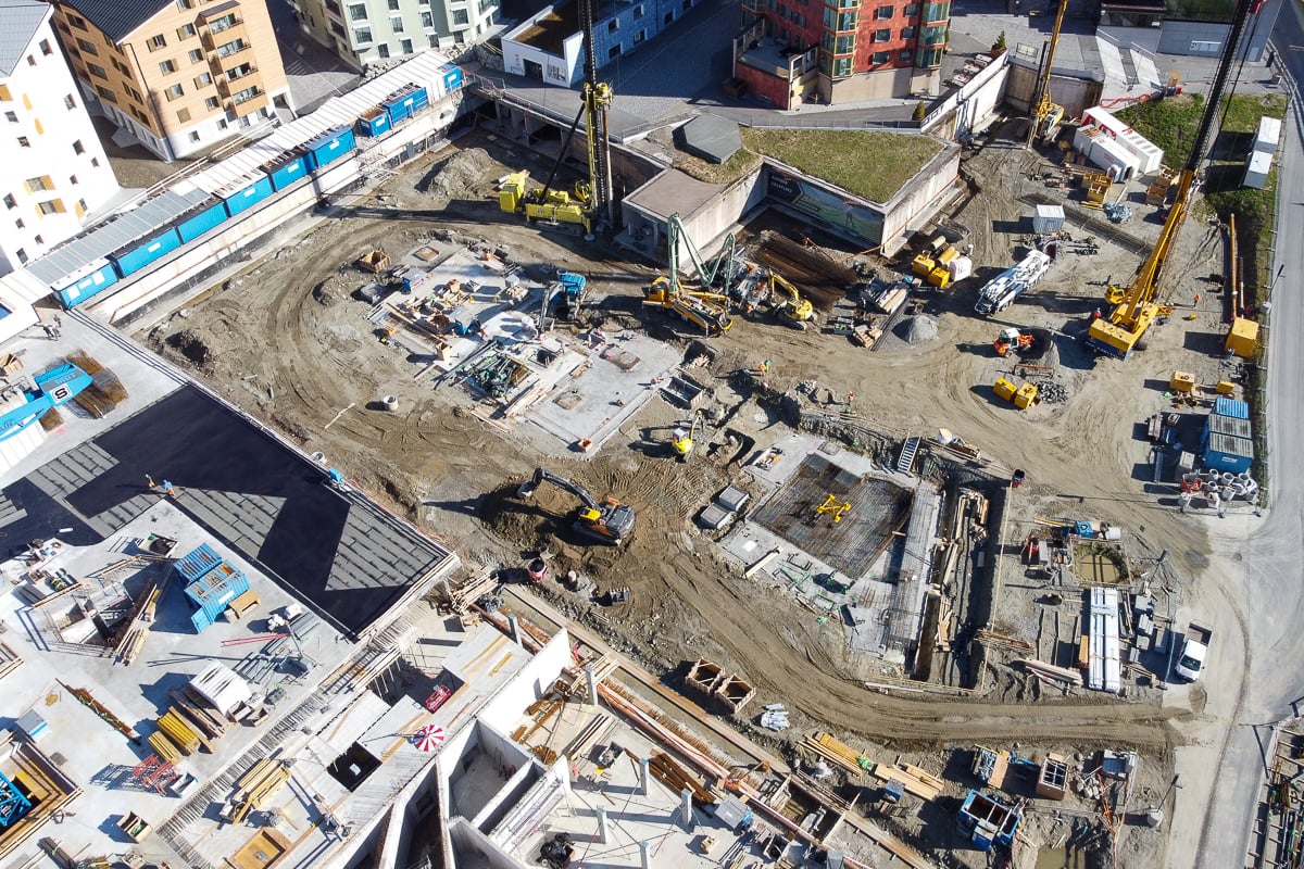 Schmid Projekt Andermatt Podiumerweiterung Mai (2)