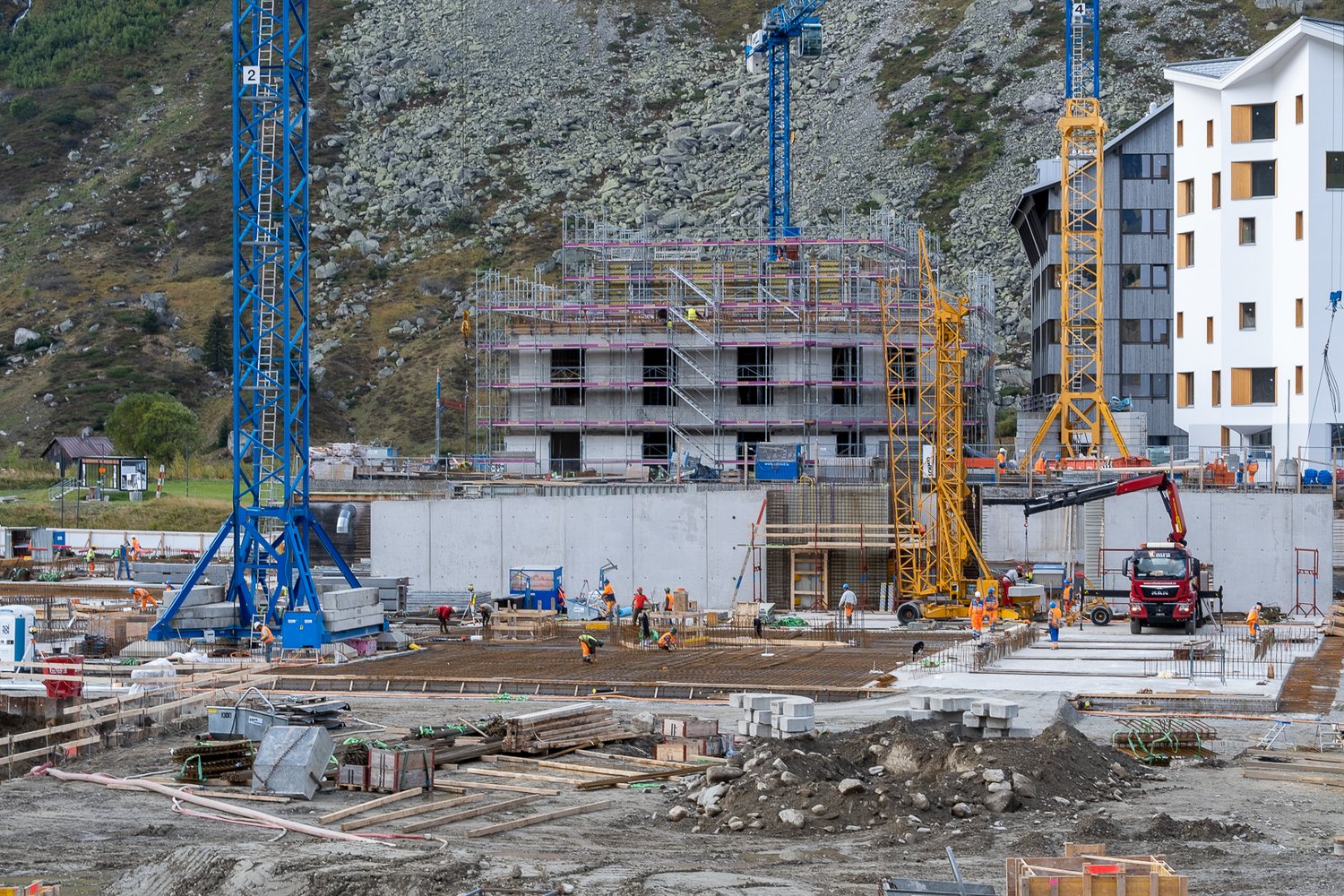 Schmid Projekt Andermatt Podiumserweiterung (1)