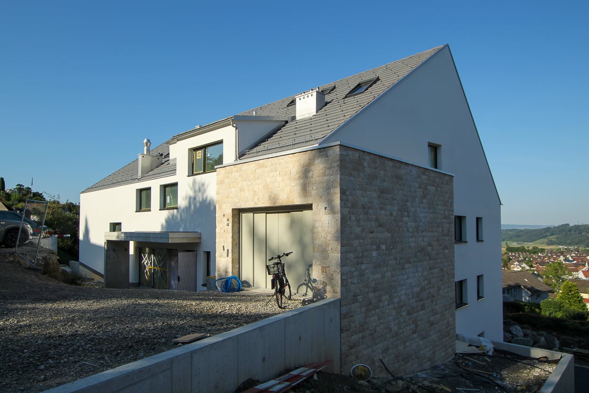 Schmid Projekt Bonstetten Buecheneggstrasse MFH Sunnenberg August (1)