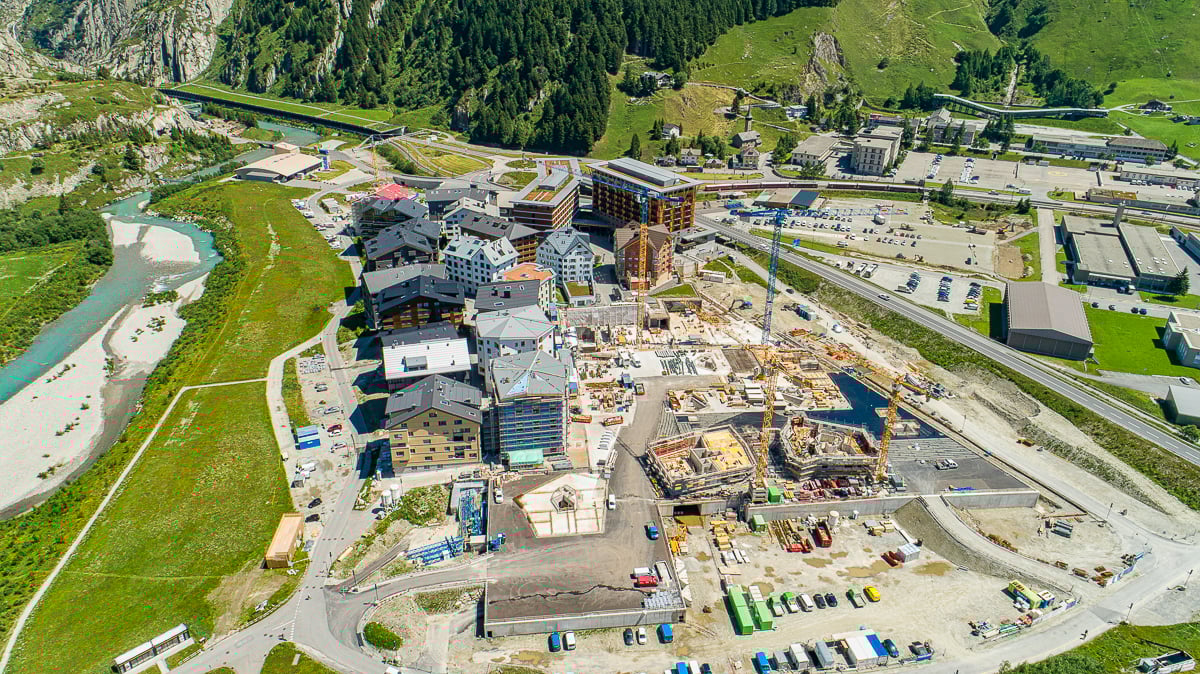 Schmid Projekt Podiumerweiterung 2022, Andermatt Juli (2)