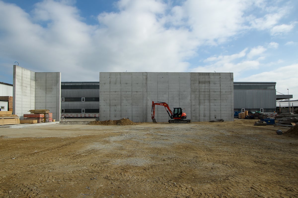 Aussenwände der neuen Zelthalle in Buttisholz