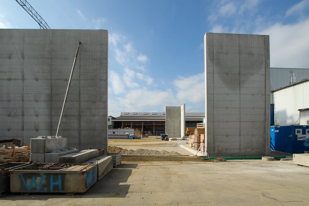 Aussenwände der neuen Zelthalle in Buttisholz