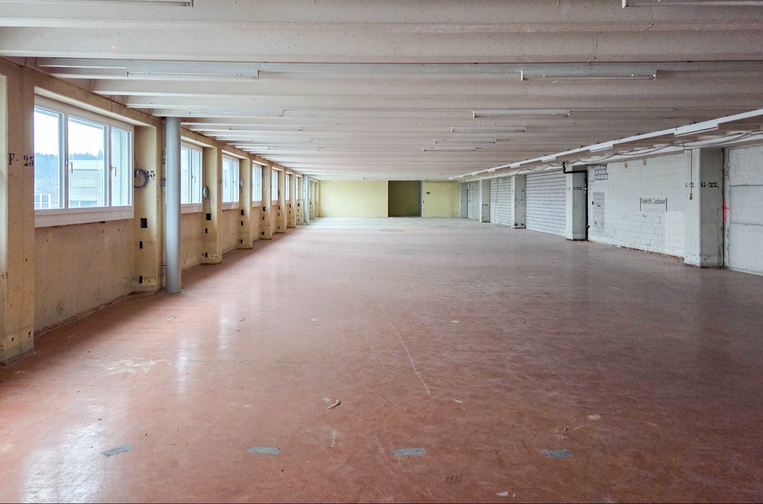 Leerer Raum in der Viscosistadt in Emmenbrücke