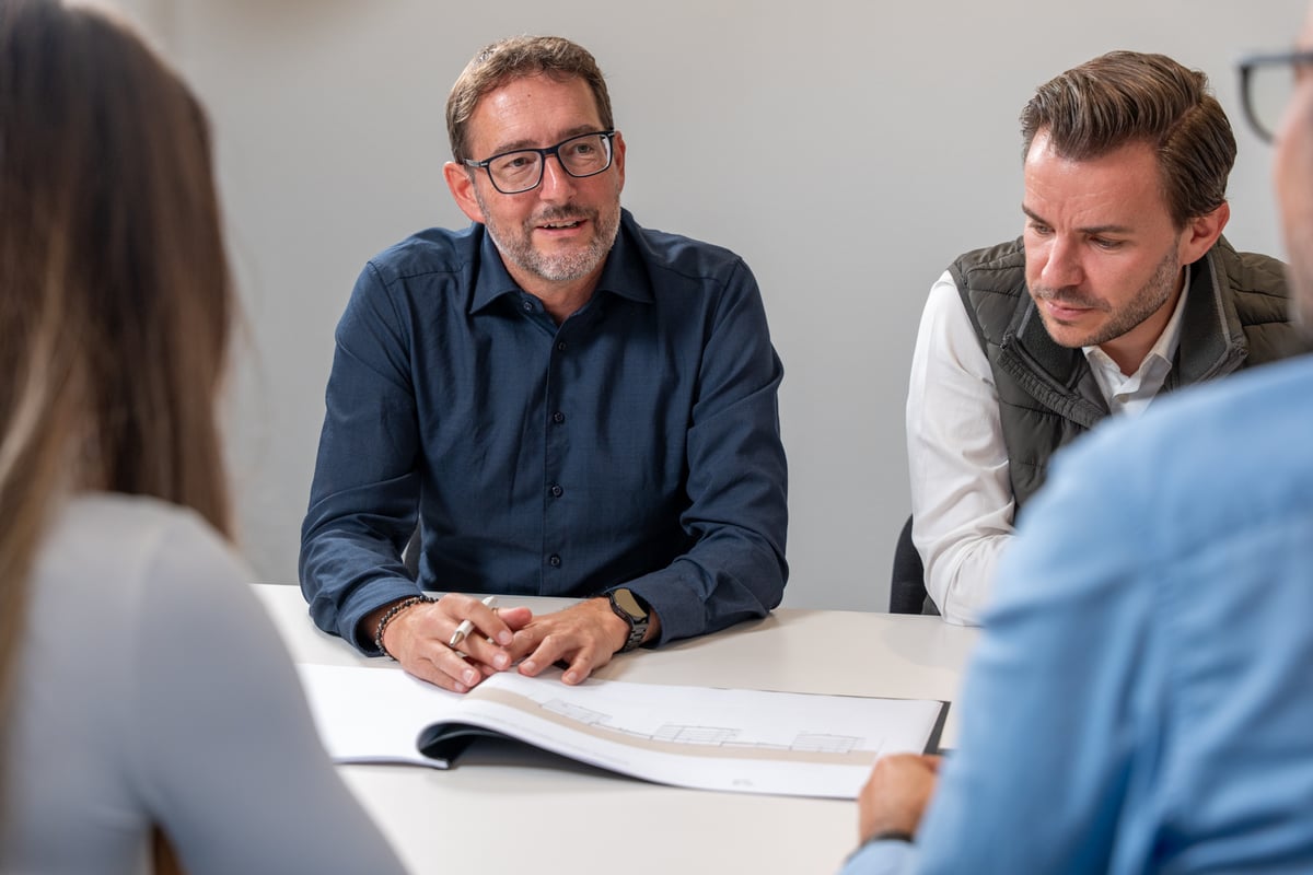 Andreas Hegglin im Gespräch mit Käufern