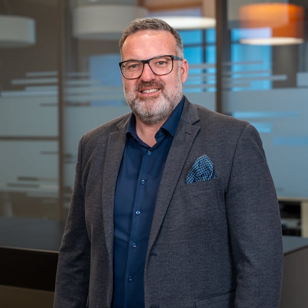 Porträt von Yves Hösli, Abteilungsleiter Realisierung