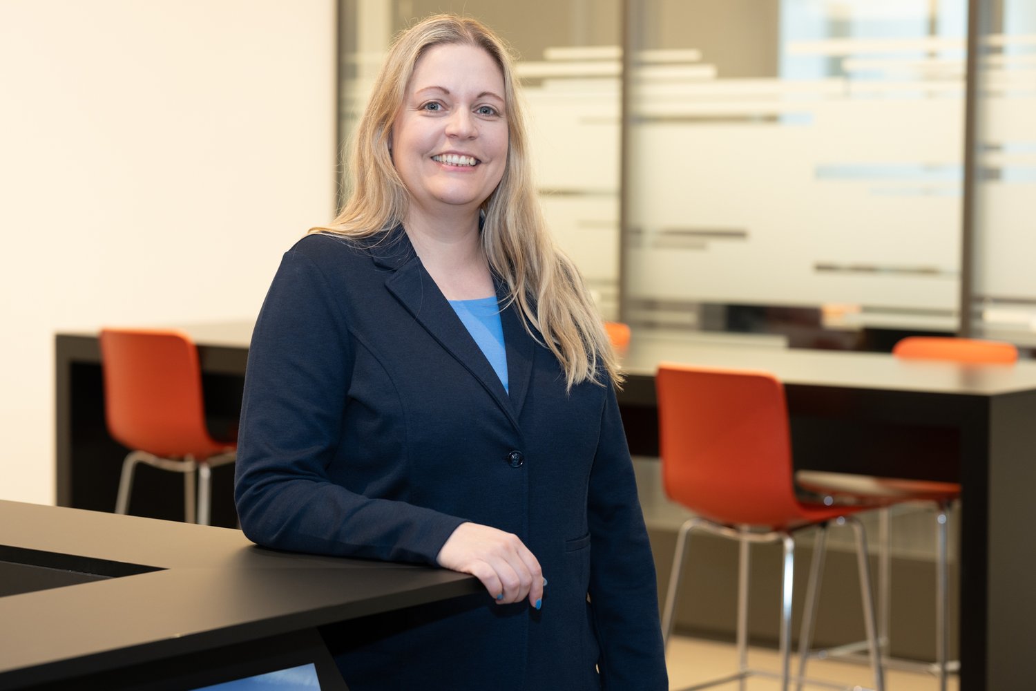 Porträt von Daniela Zemp, Berufsbildnerin KV, Bauen und Wohnen
