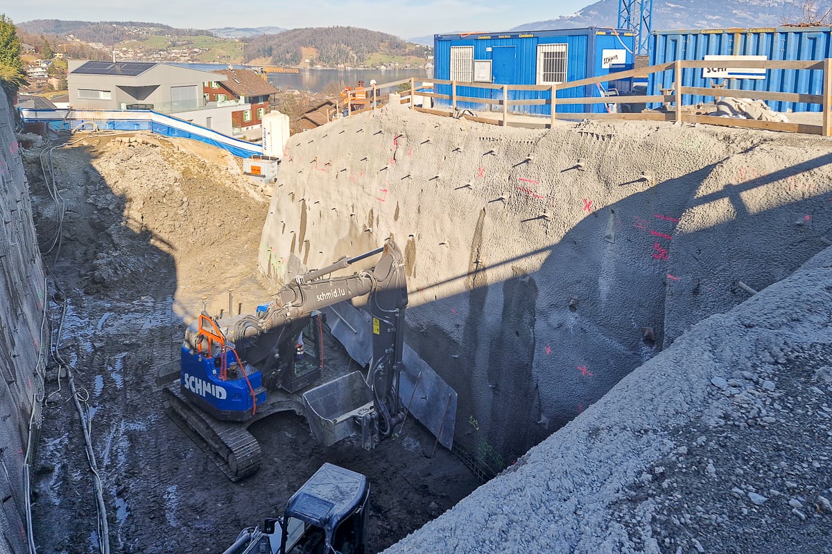 Baugrubeaushub von den MFH in der Riedmattstrasse in Hergiswil