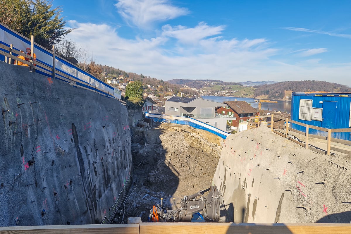Baugrubeaushub von den MFH in der Riedmattstrasse in Hergiswil