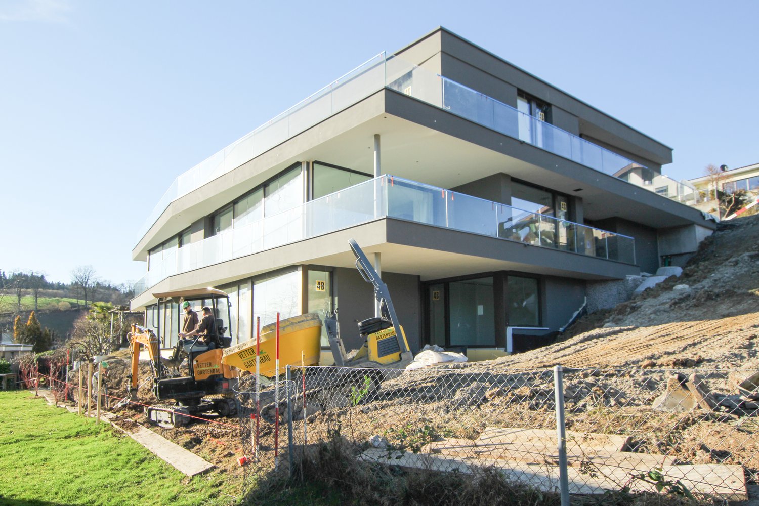 Fassade vom Neubau des MFH in Adligenswil