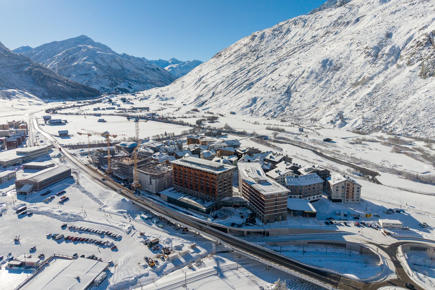 Drohnenaufnahme Andermatt