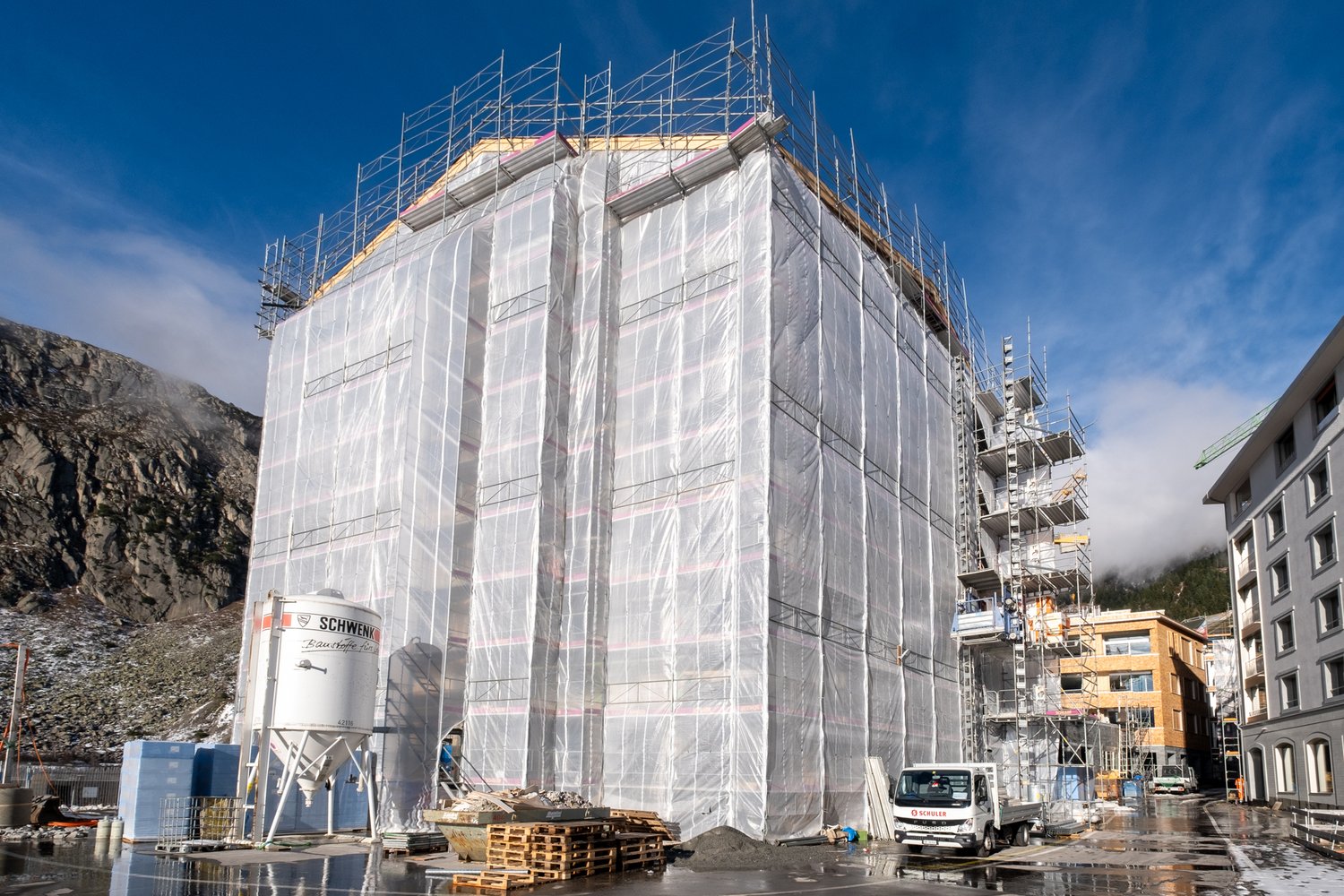 Gebäudehülle des Apartmenthauses Yara in Andermatt