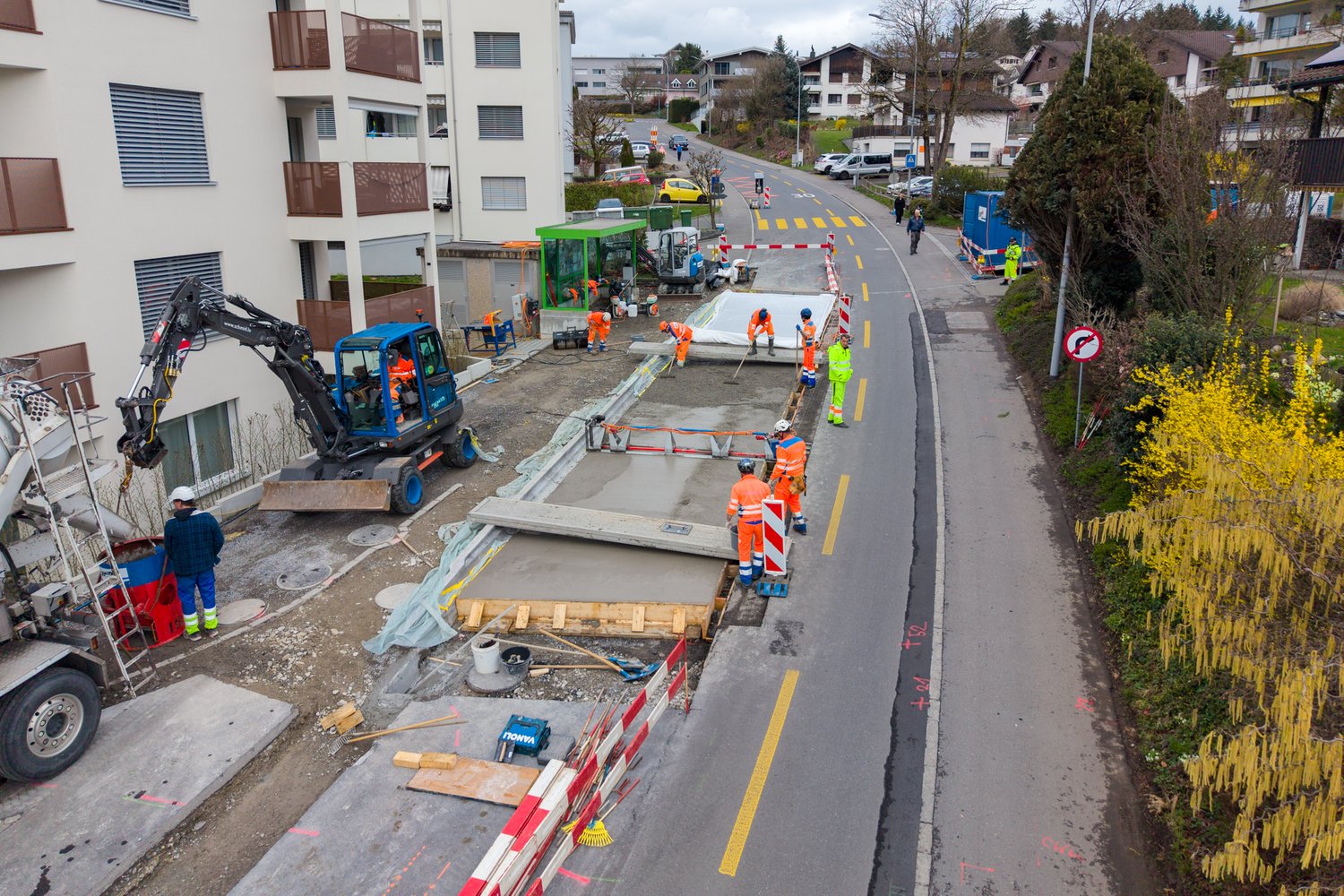 Bushaltestelle Kirchbreitenstrasse Buchrain Drohenaufnahme