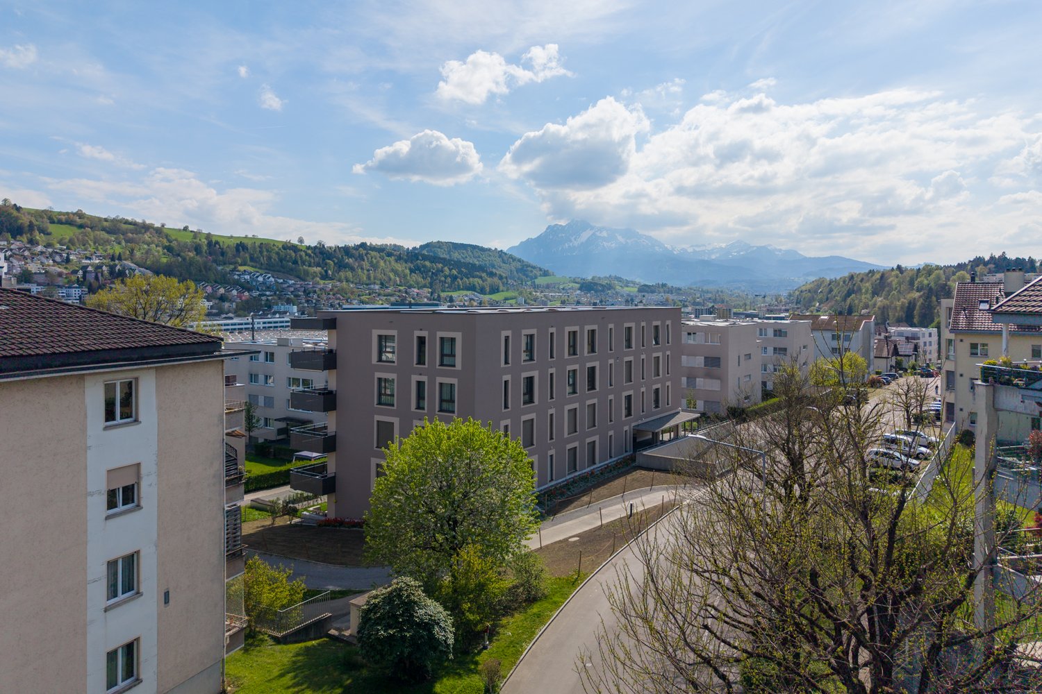 Blick auf das MFH in der Nielsenstrasse 16 in Buchrain