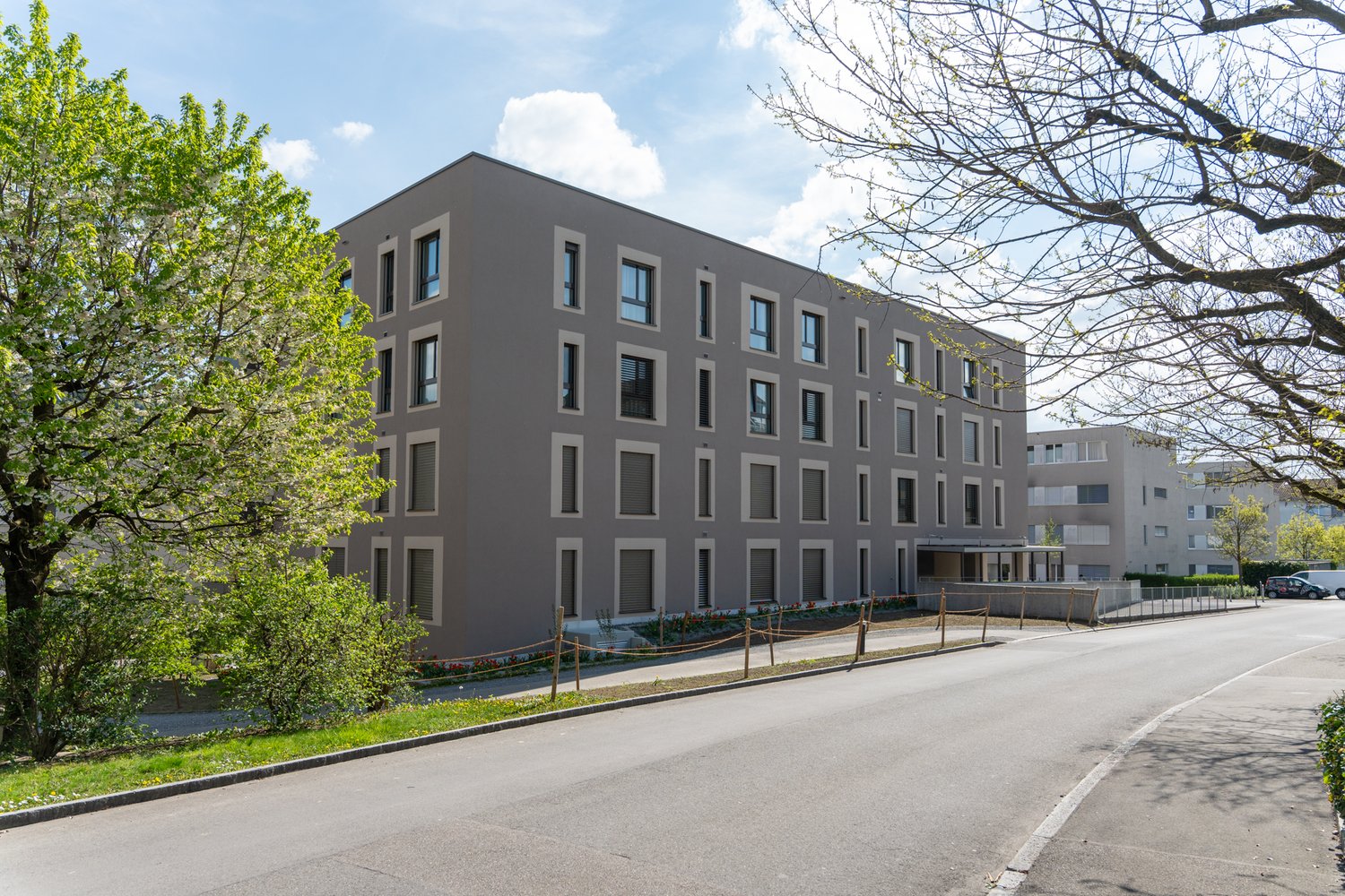 Blick auf die Fassade des MFH