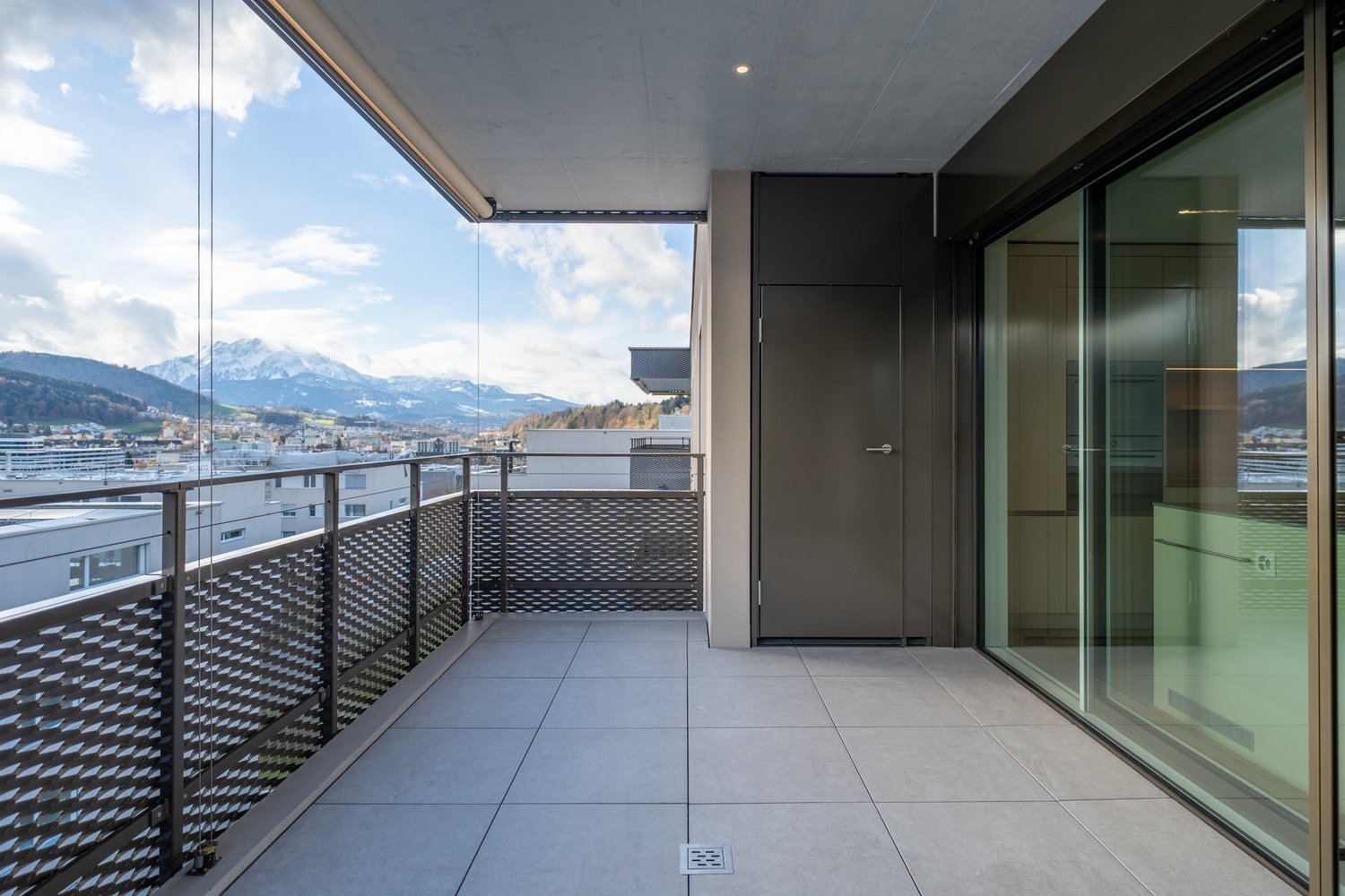 Schmid-Projekt-Buchrain-Nielsenstrasse-Fertigstellung-Balkon