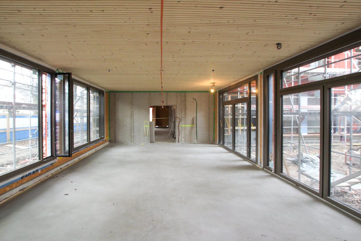 Innenraum des prov. Schulhauses in Cham