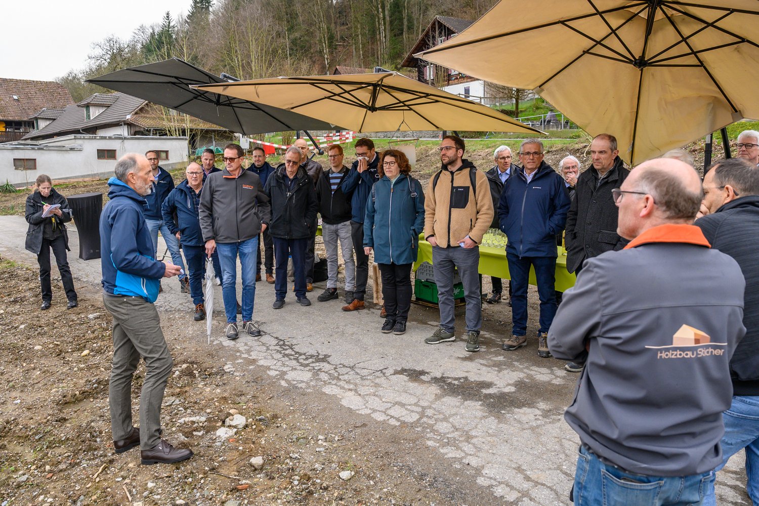 Spatenstich zum Neubau Gewerbegebäude Ronmatt in Ebikon