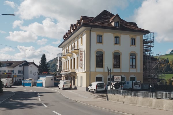 An- und Umbau Hotel Port, Dorf