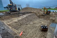 Baugrubenaushub des Erweiterungsbaus