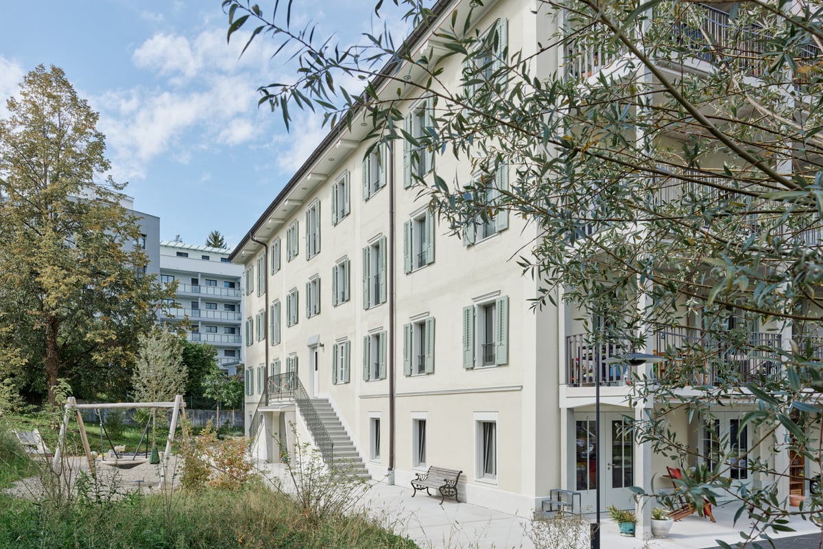 Fassade der Alten Ziegelei in Kriens nach der Sanierung.