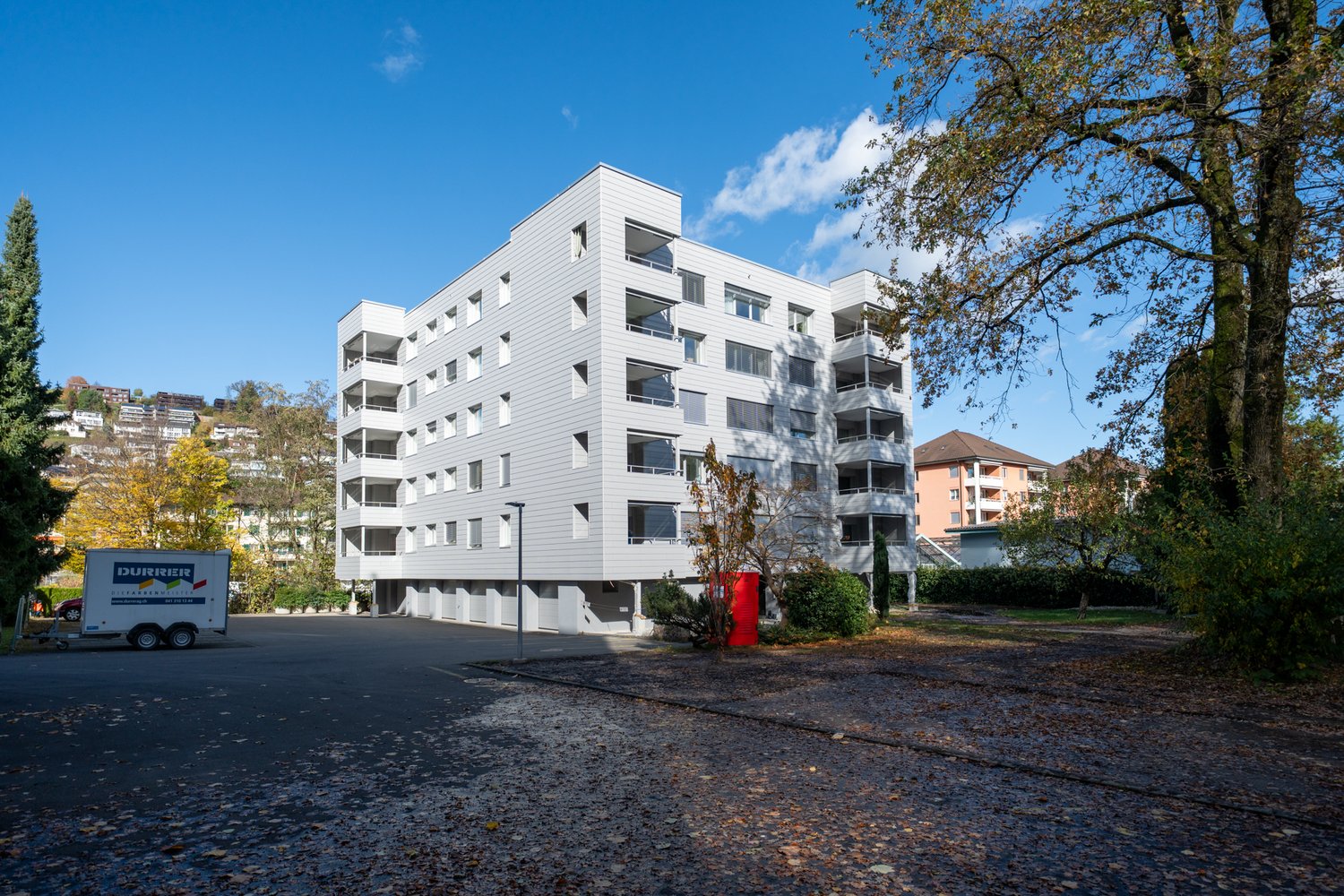 sanierte Fassade des MFH im Gärtnerweg in Kriens
