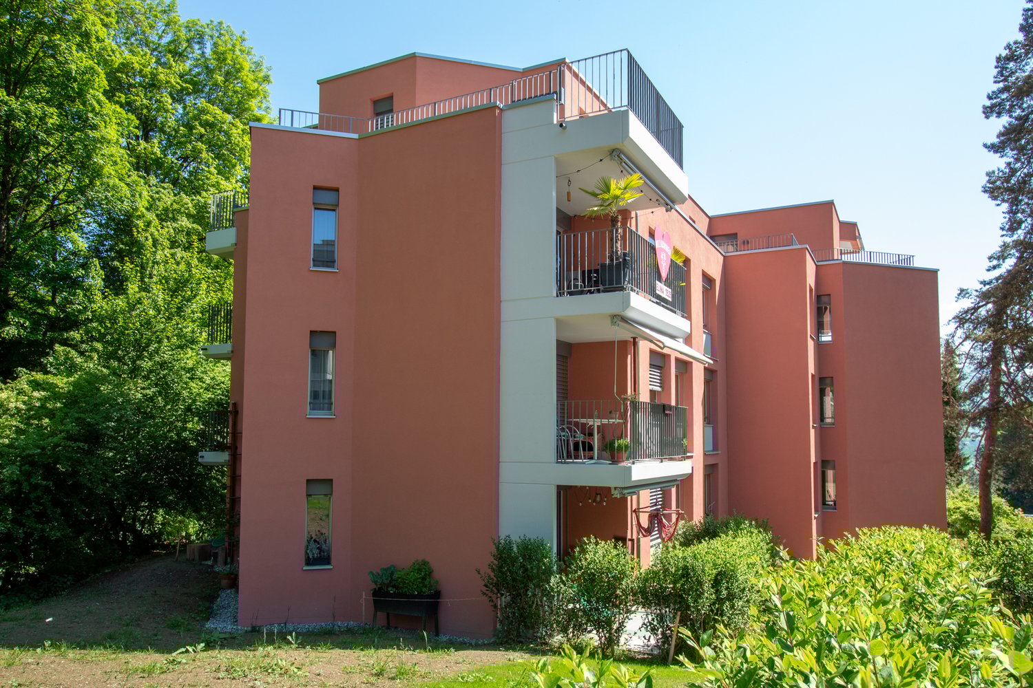 Sanierte Fassade des MFH in Luzern
