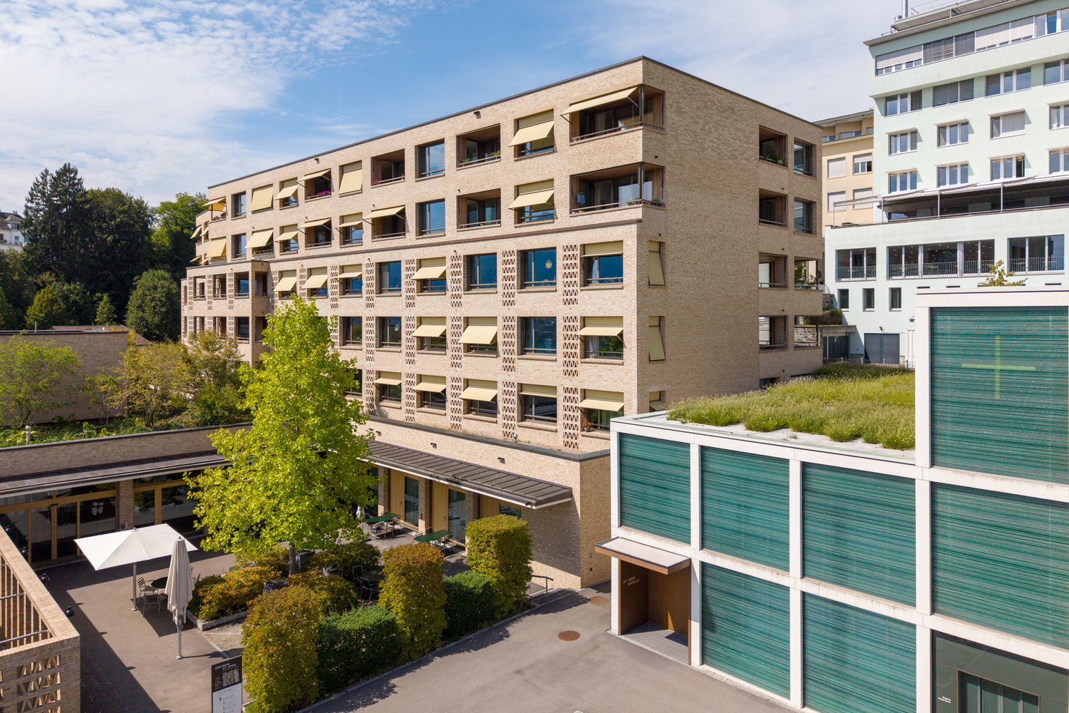Drohnenaufnahme St. Anna in Luzern - Klinker