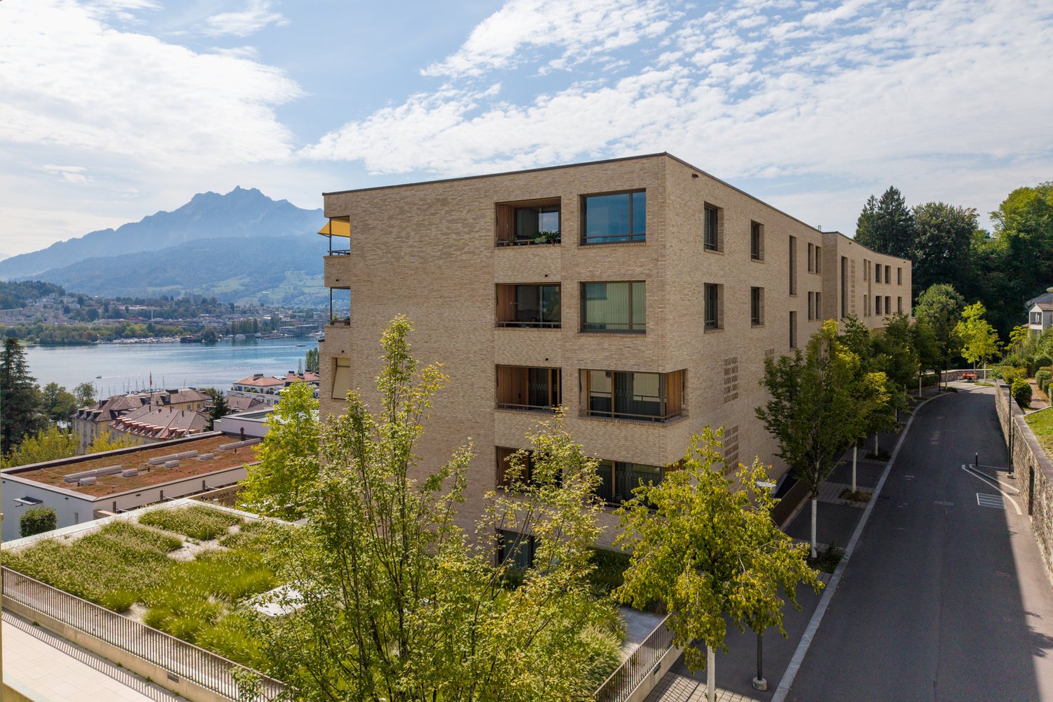 Drohnenaufnahme St. Anna in Luzern - Klinker