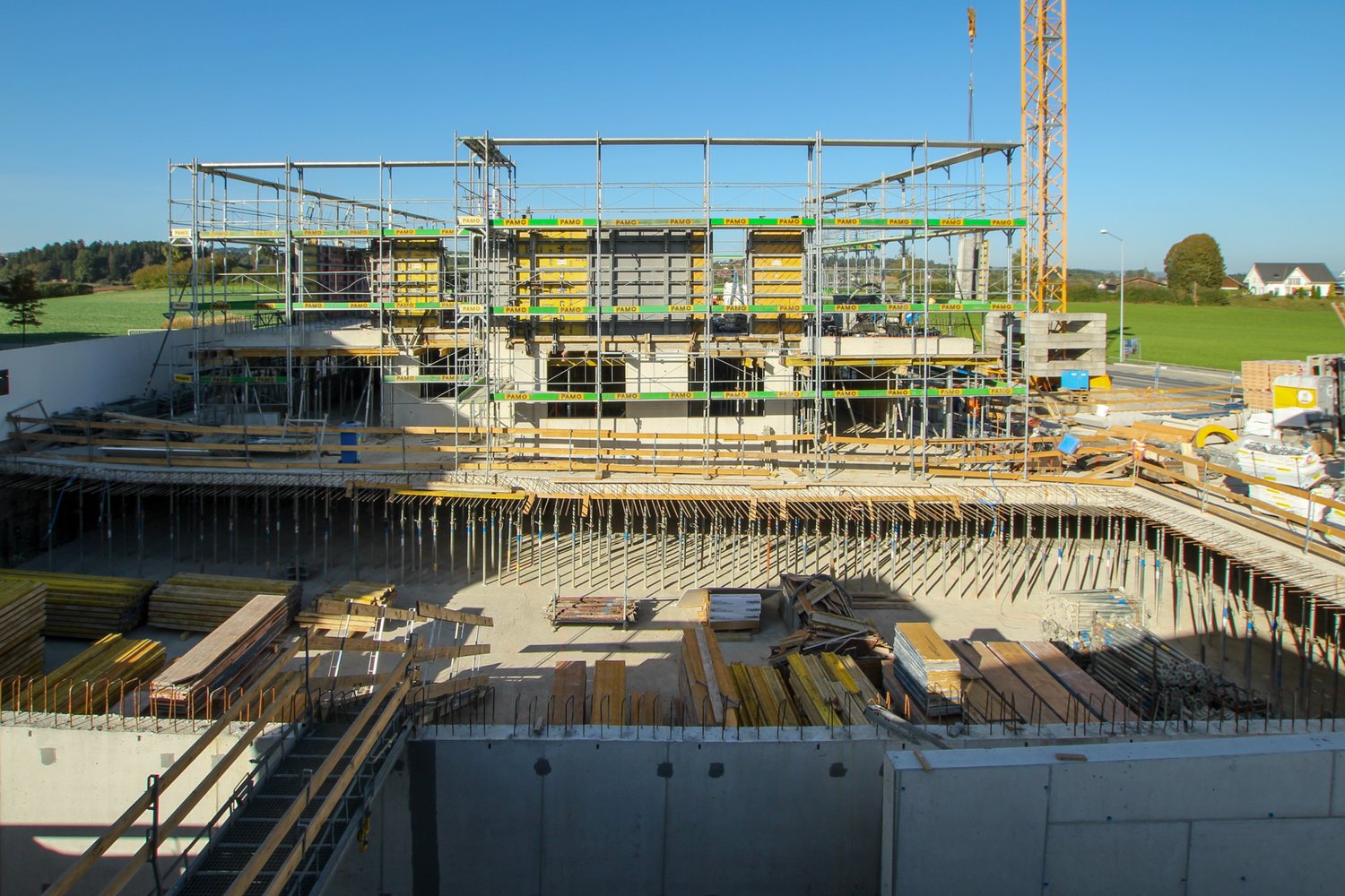 Baumeisterarbeiten beim Neubau der MFH in Rain
