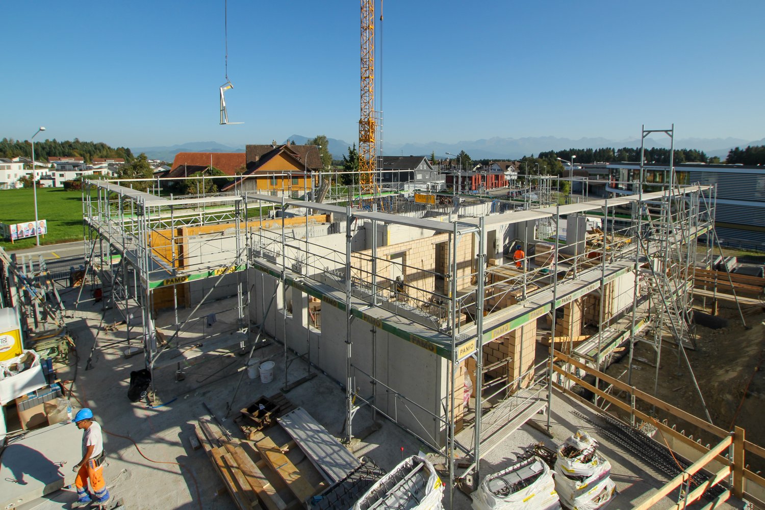 Baumeisterarbeiten beim Neubau der MFH in Rain