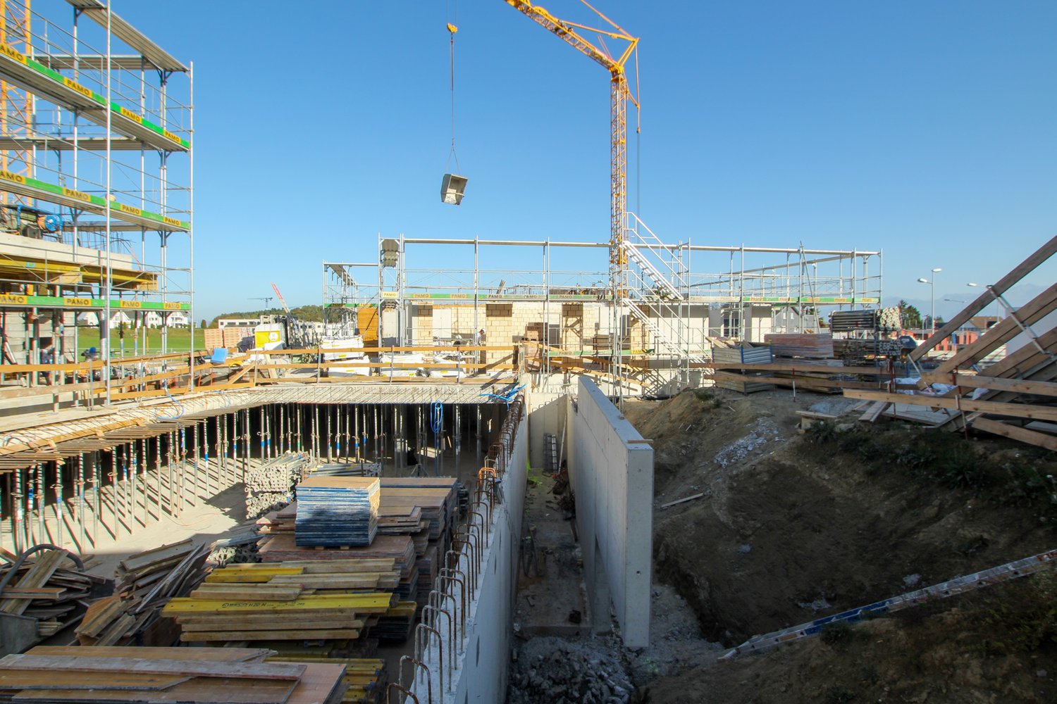 Baumeisterarbeiten beim Neubau der MFH in Rain