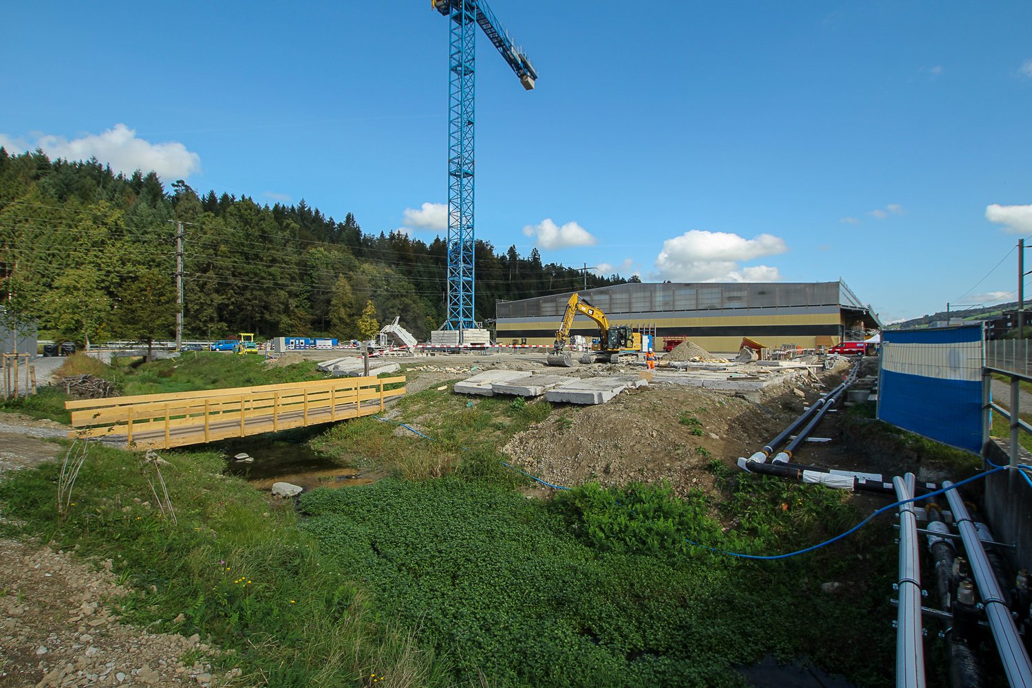 Baumeisterarbeiten bei der Erweiterung der Produktionshalle in Root