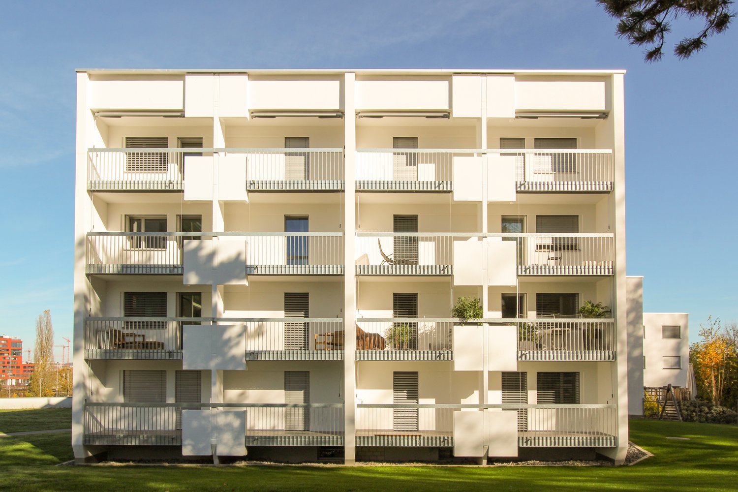 Fassade der Überbauung Langmatt in Rotkreuz