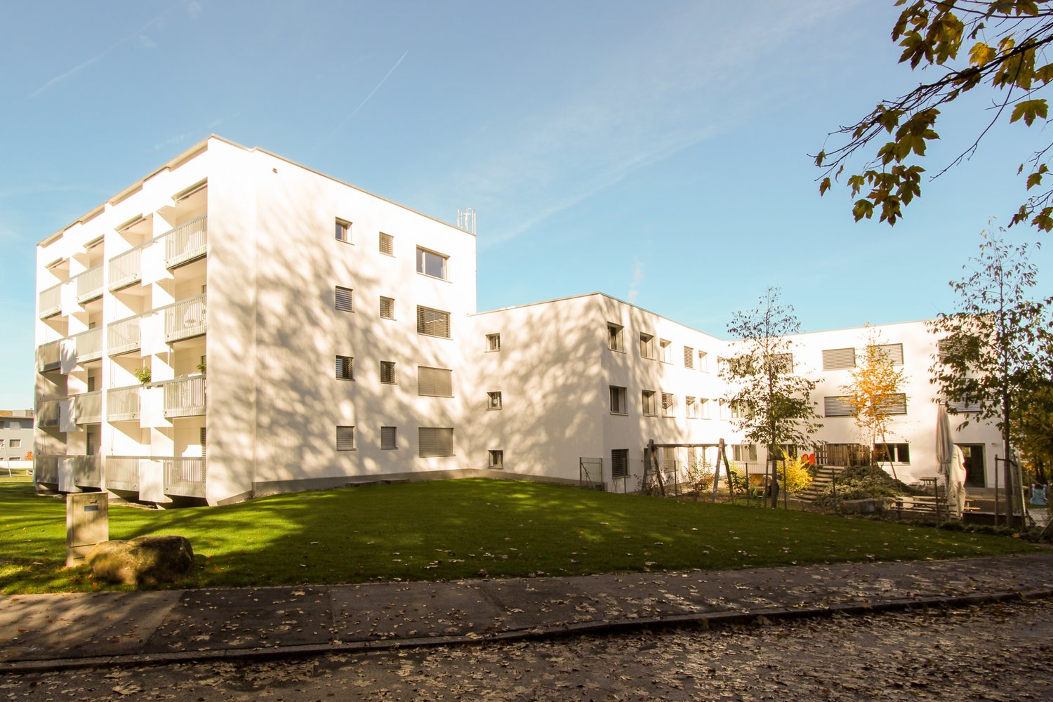 Fassade der Überbauung Langmatt in Rotkreuz