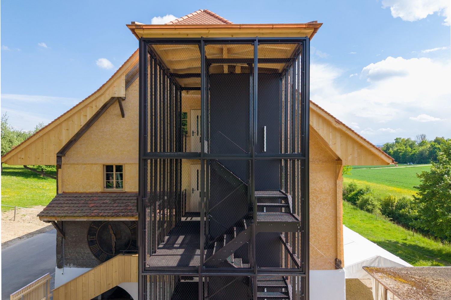 Neuer Liftschacht der Ronmühle in Schötz