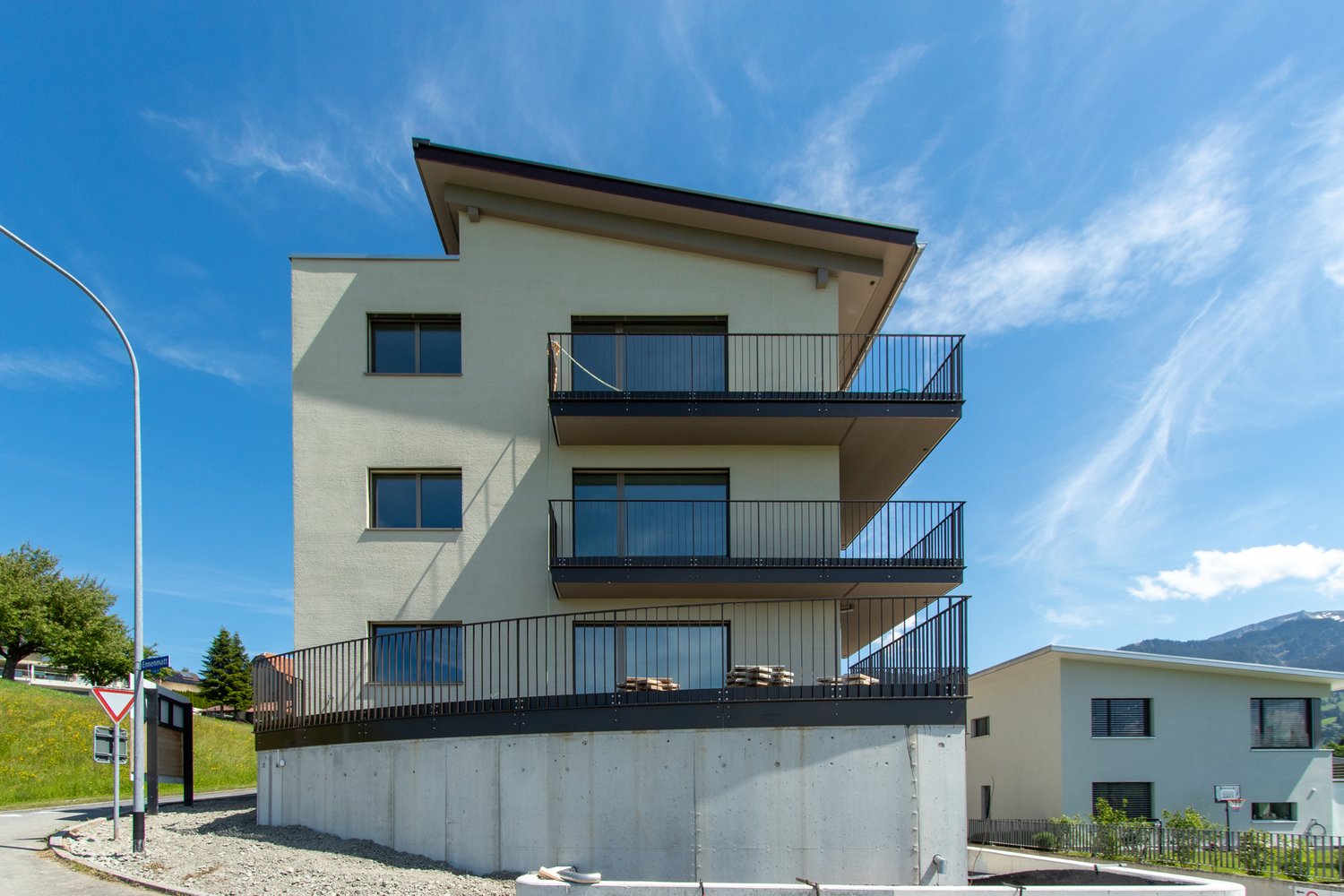 Schmid-Projekt-Schwarzenberg-Ennenmatt-Fassade-Fertigstellung (2)