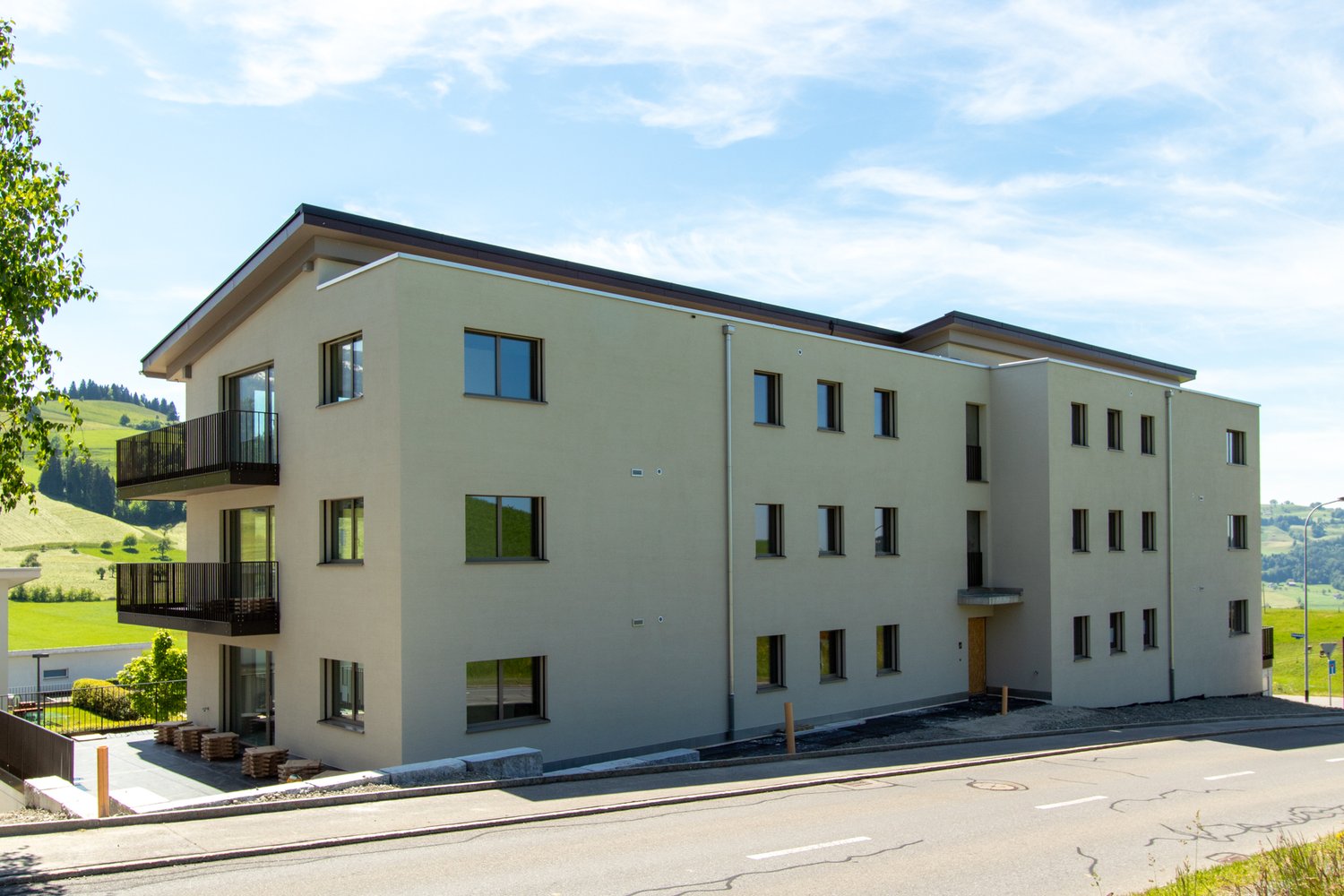 Aussenfassade des neuen MFH in Schwarzenberger