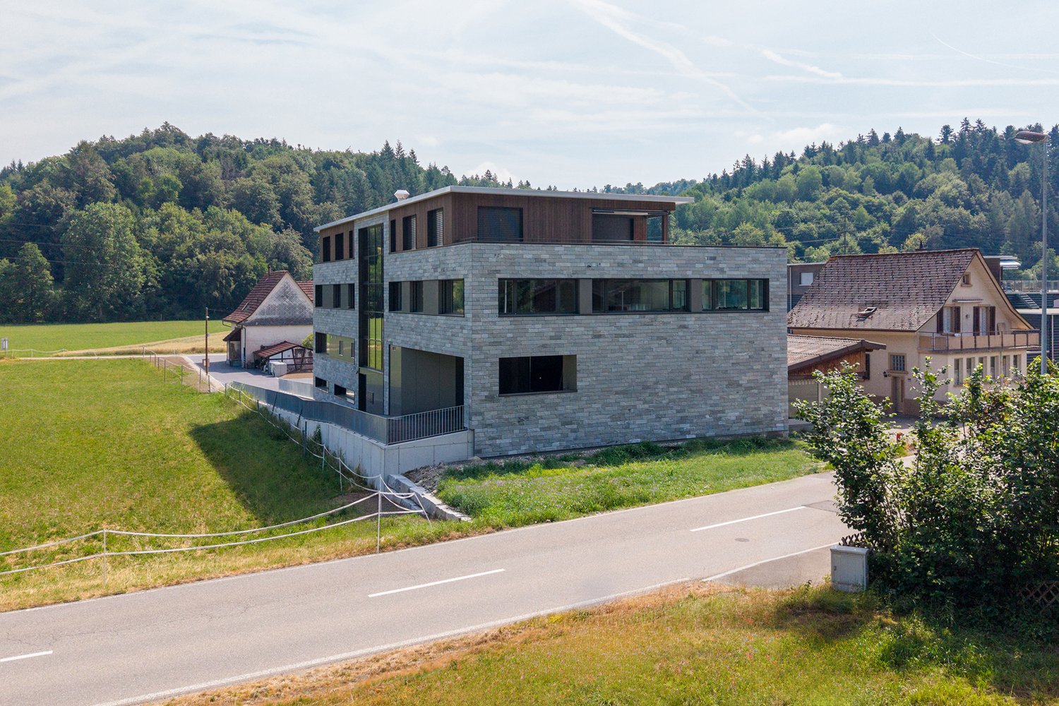 Fassade zur Strasse