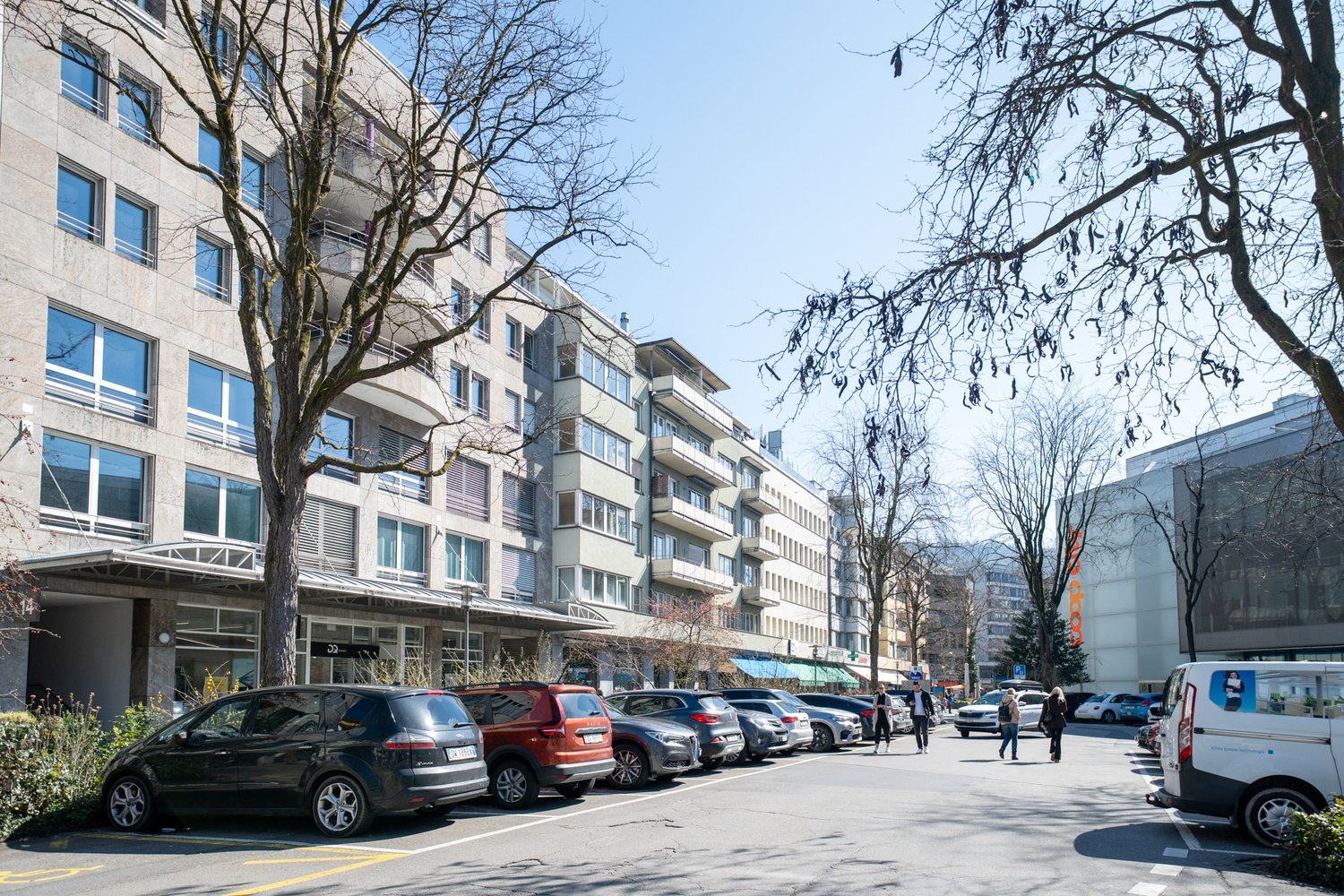 Fassade des WGH am Bundesplatz 12 in Zug