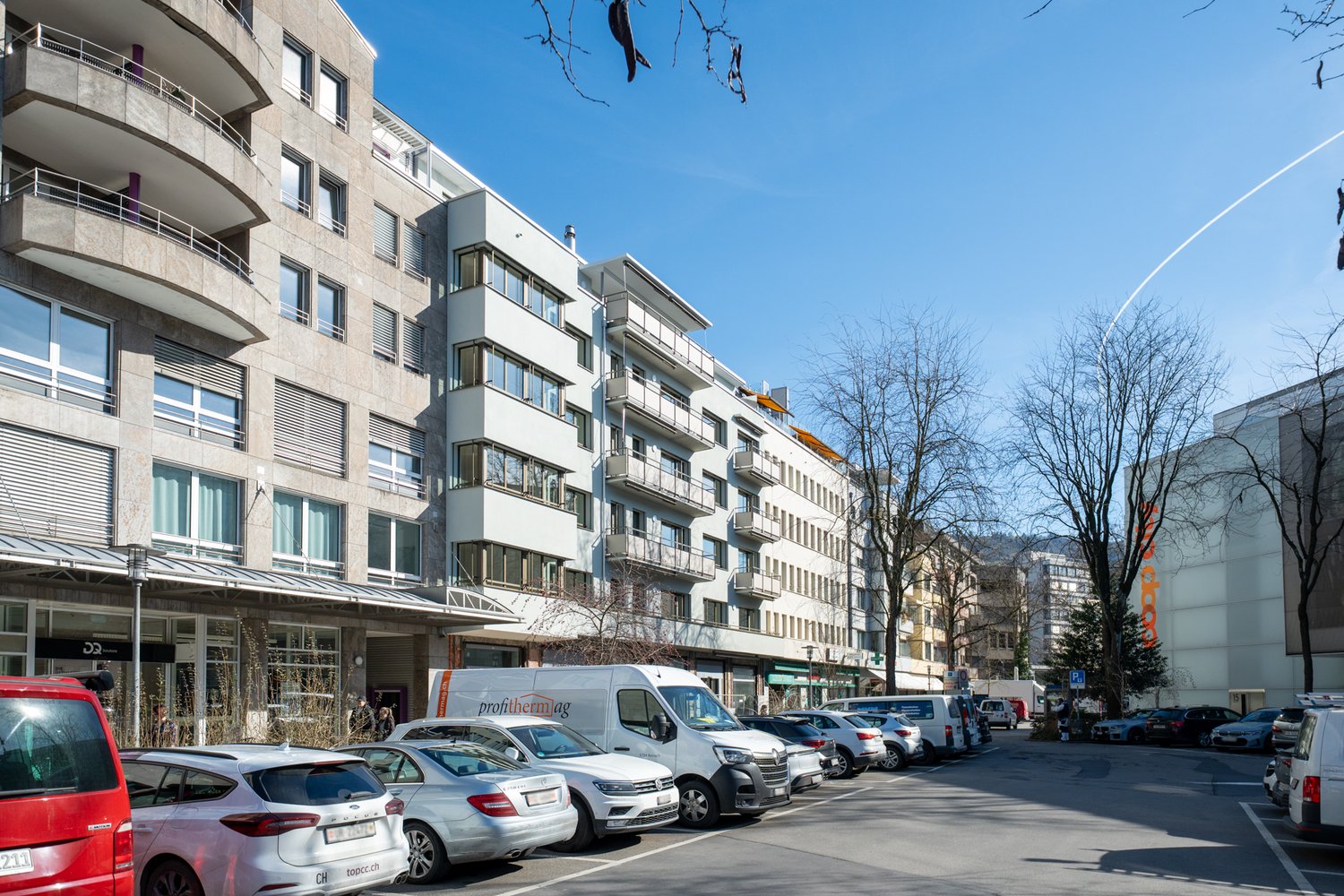 Sanierte Fassade des WGH in Zug