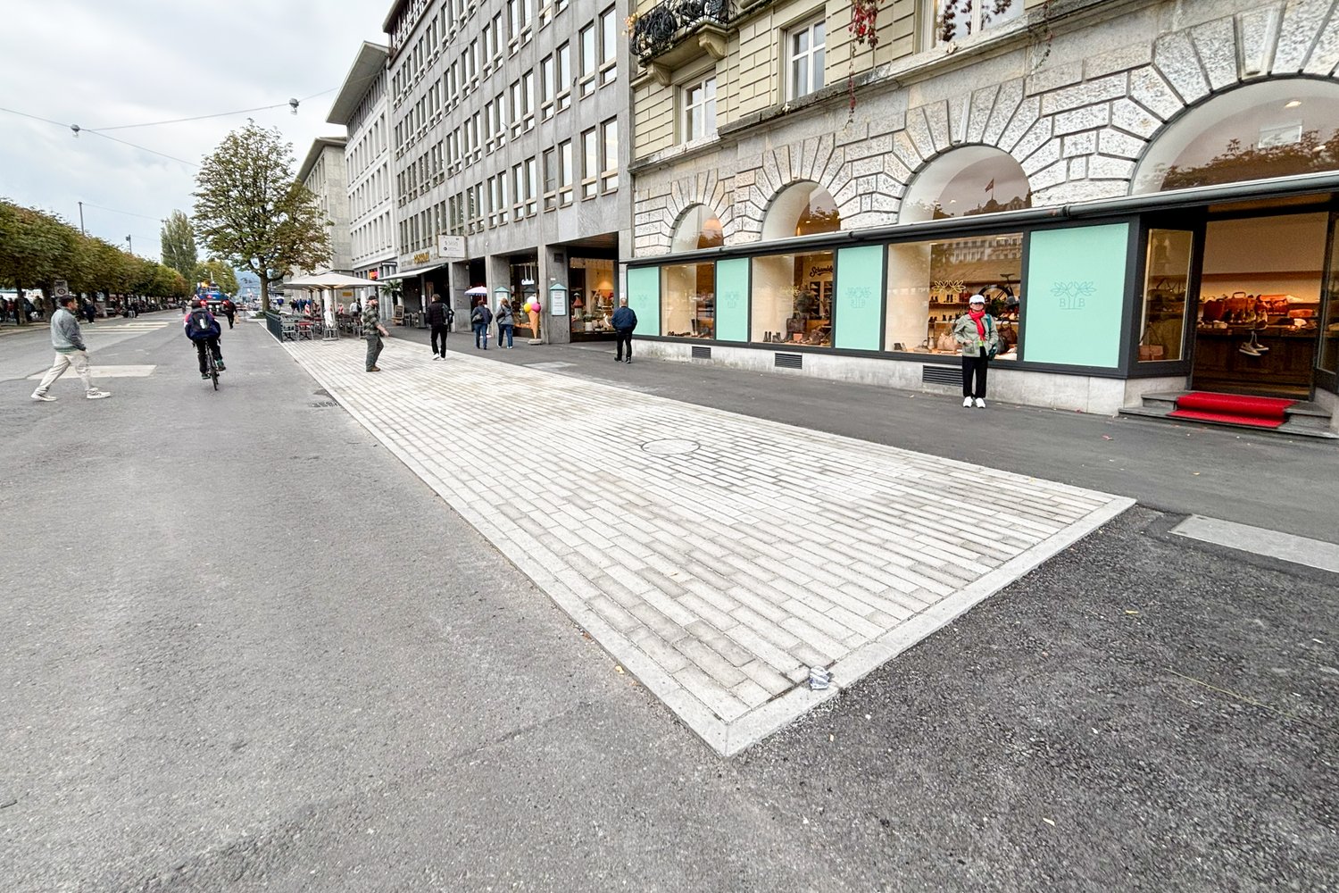 Belagsarbeiten an der Bahnhofstrasse in Luzern