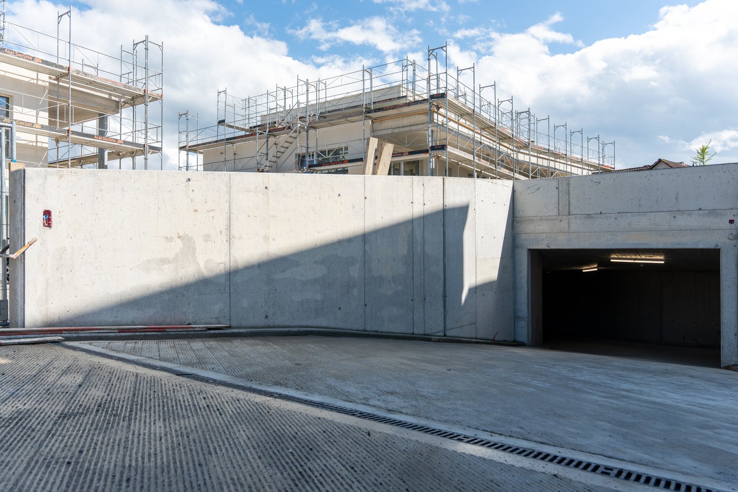 Einstellhalldenzufahrt in Sichtbeton