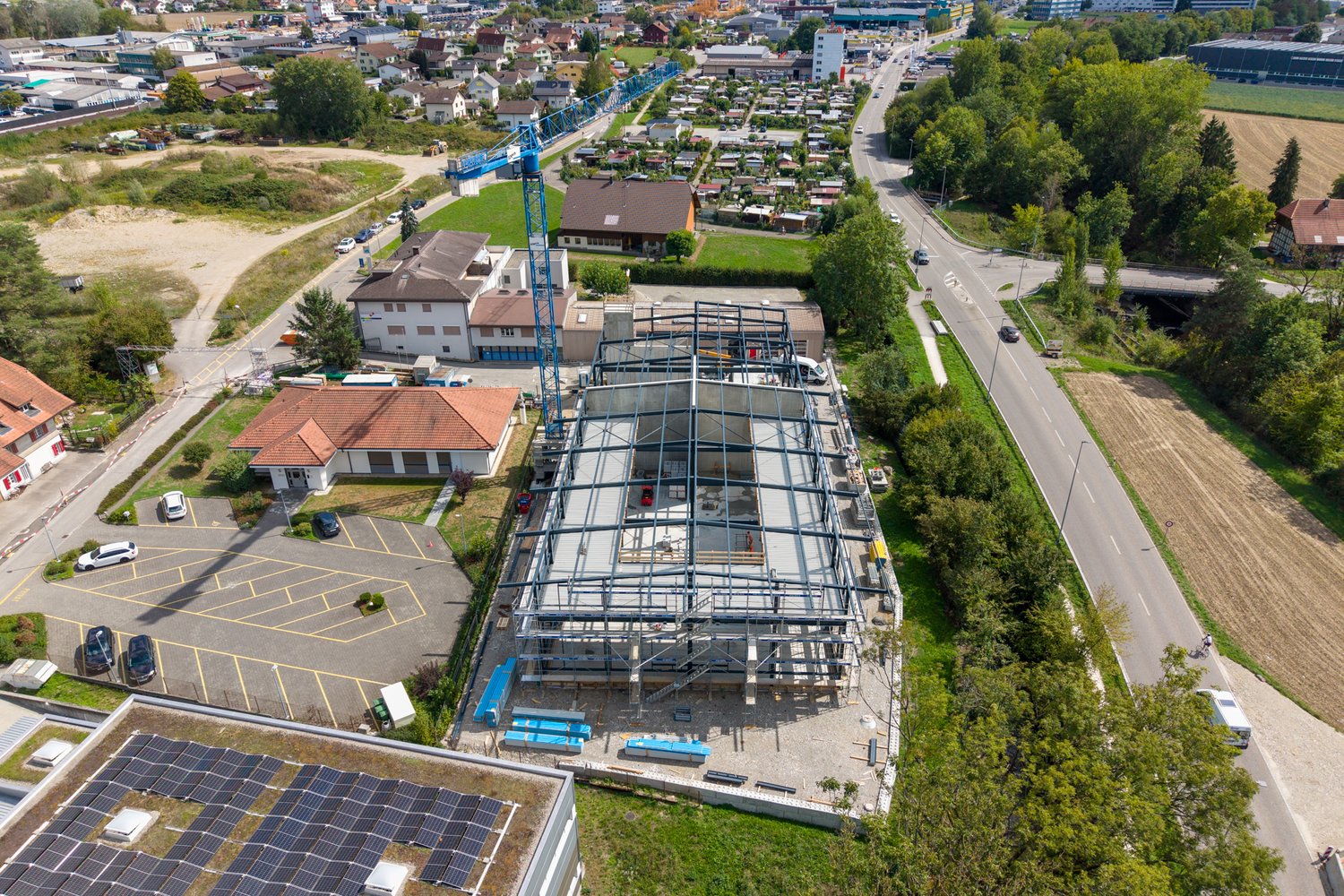 Drohnenaufnahme Produktionshalle in Oftringen - Rohbau
