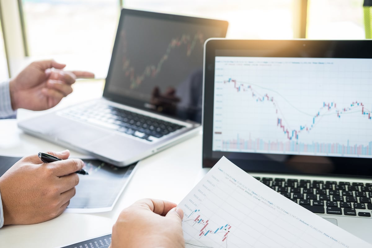 Stockbild | Bauökonomie | Kosten | Berechnung | Büro | 1200x800