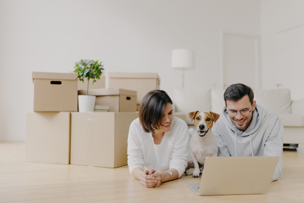 Stockbild | Immobilien | Familie | Einzug | Wohnen | 600x400