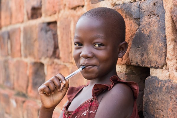 Stockbild | Soziales Engagement | Unternehmerstiftung | Afrika | Schulkind | Mädchen | 1200x800